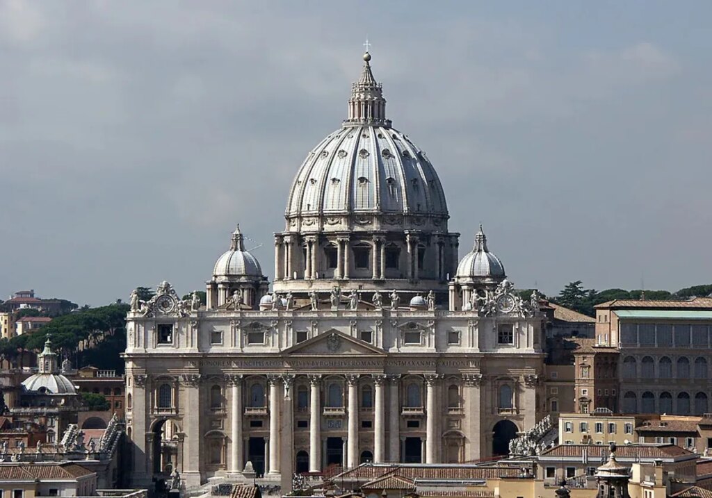 La basílica de San Pedro del Vaticano, el templo donde recibirán culto el Cachorro y la Esperanza de Málaga