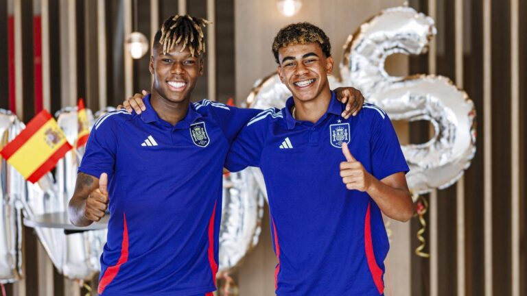 Nico Williams y Lamine Yamal muestran su buen rollo antes del España - Georgia