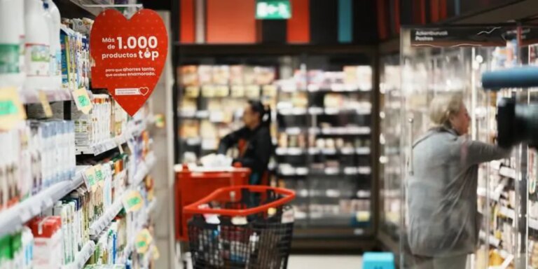 El precio de los alimentos mengua ligeramente y la cesta de la compra se encarece un 4,4%