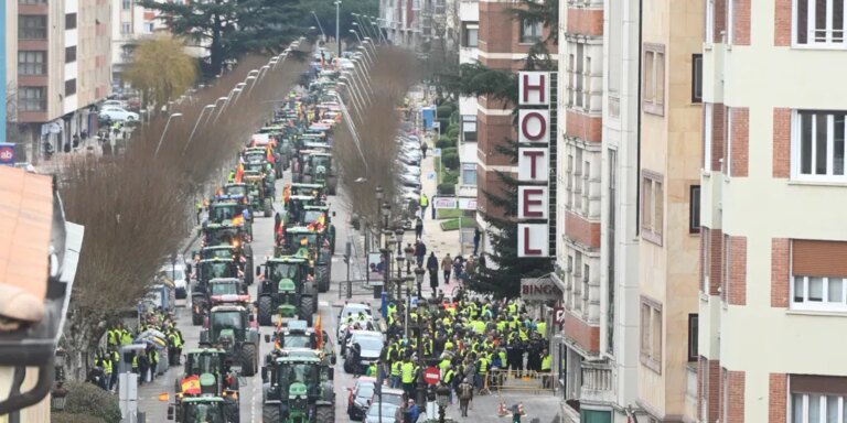 Comienzan las retenciones y trafico lento por las protestas de agricultores en Gerona