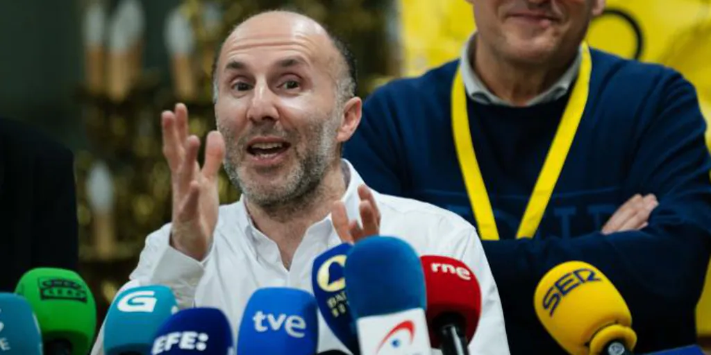 El PSOE se encomienda al PP para desalojar al alcalde de Orense, el 'Alvise gallego'