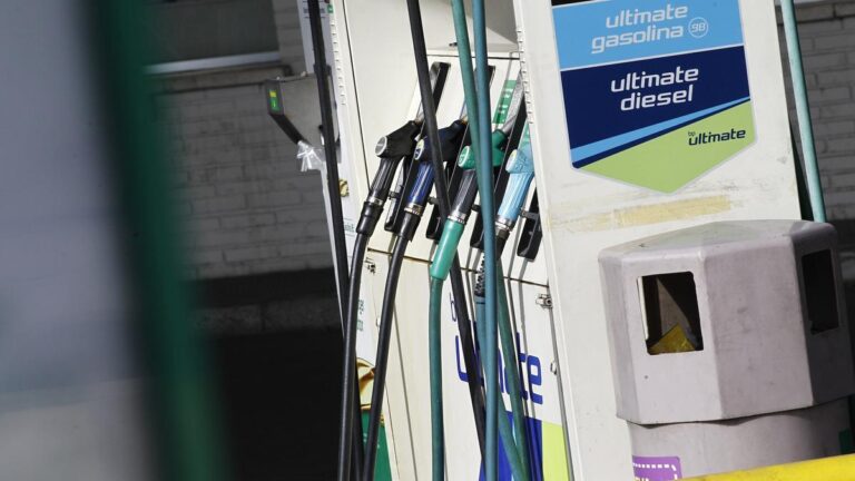 Archivo - Gasolina, gasolinera, gasoil, IPC, precios, consumo, petróleo, carburante