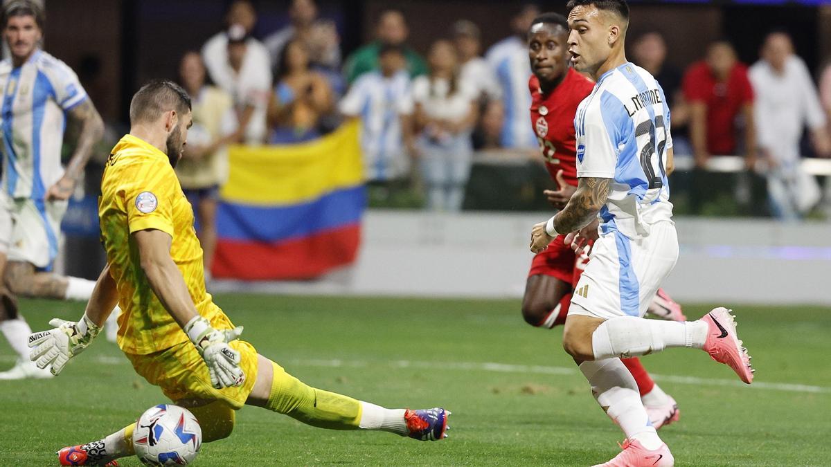 Uno de los goles argentinos ante Canadá.