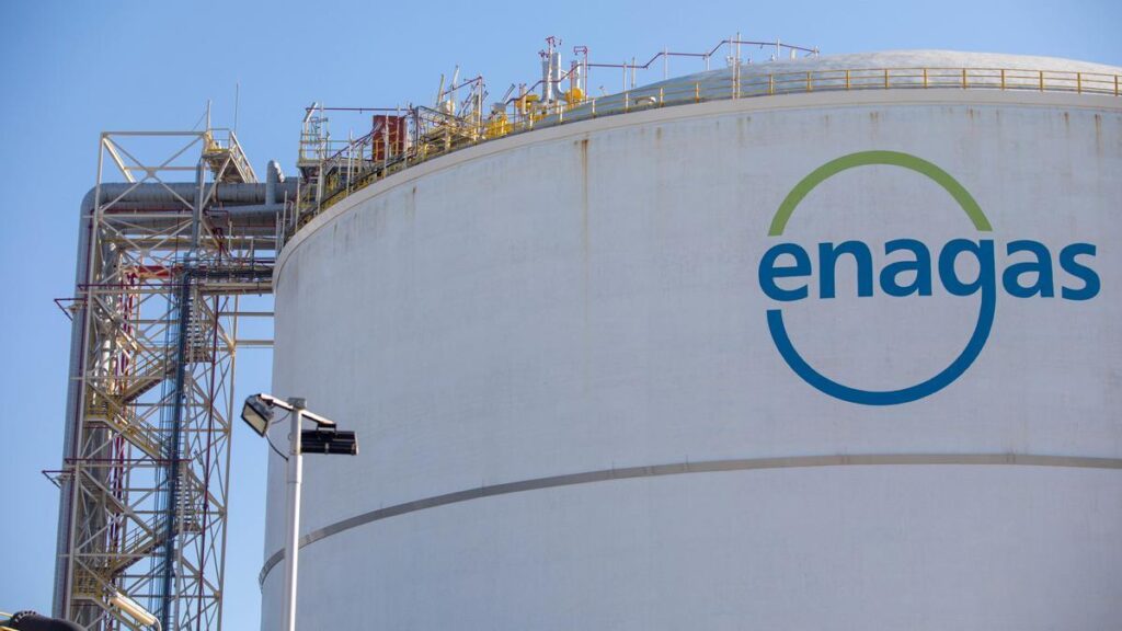 Archivo - Planta de regasificación de Enagás del Puerto de Barcelona, a 2 de febrero de 2023, en Barcelona, Catalunya (España). Terminal de GNL que Enagás tiene en el Puerto de Barcelona para la carga y posterior abastecimiento de Gas Natural Licuado a ba