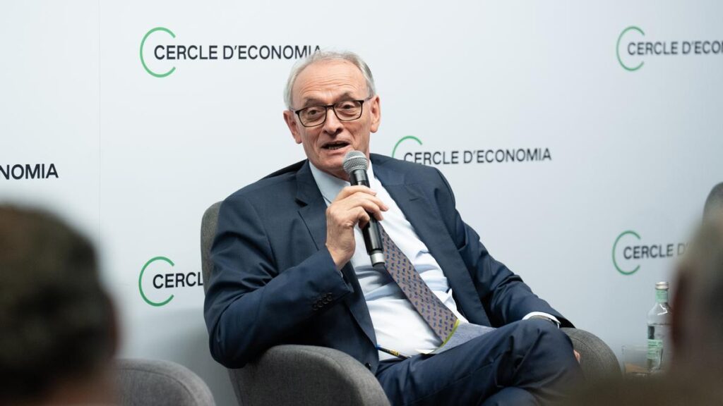 El economista Antón Costas durante un homenaje al expresidente del Círculo de Economía Josep Piqué, a 19 de junio de 2023, en Barcelona, Catalunya (España).