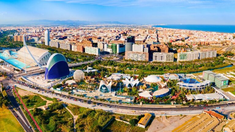 El Palau de les Arts acoge la I edición del Foro Mediterráneo.