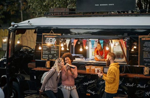 Los 'foodtrucks' ofrecerán comida y bebida para reponer fuerzas.
