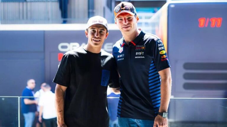 Marc Márquez, junto a Max Verstappen durante el Gran Premio de España de Fórmula 1.
