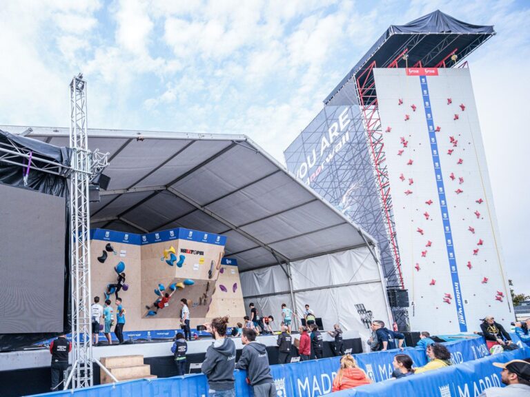Las instalaciones de Climbing Madrid, similares a estas de la imagen, proceden de la empresa especialista Indoorwall.