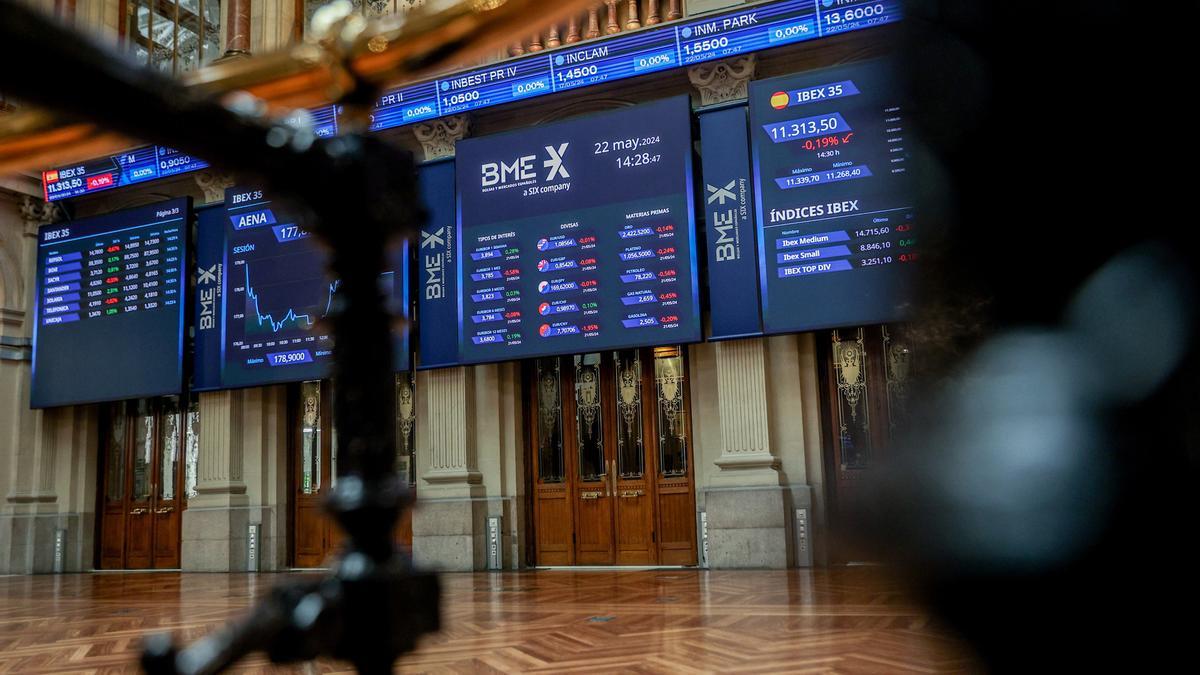 Un panel del Ibex 35, en el Palacio de la Bolsa.