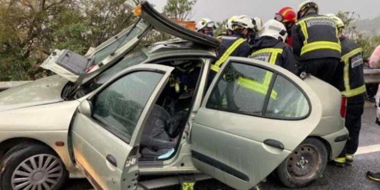 Muere atrapado en su coche tras un siniestro vial en Villanueva del Duque