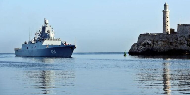 Cuba confirma la llegada de tres barcos y un submarino nuclear rusos en una semana