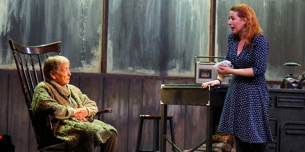 'La reina de la belleza de Leenane', la historia de dos personajes atormentados y marcados por una dependencia tóxica