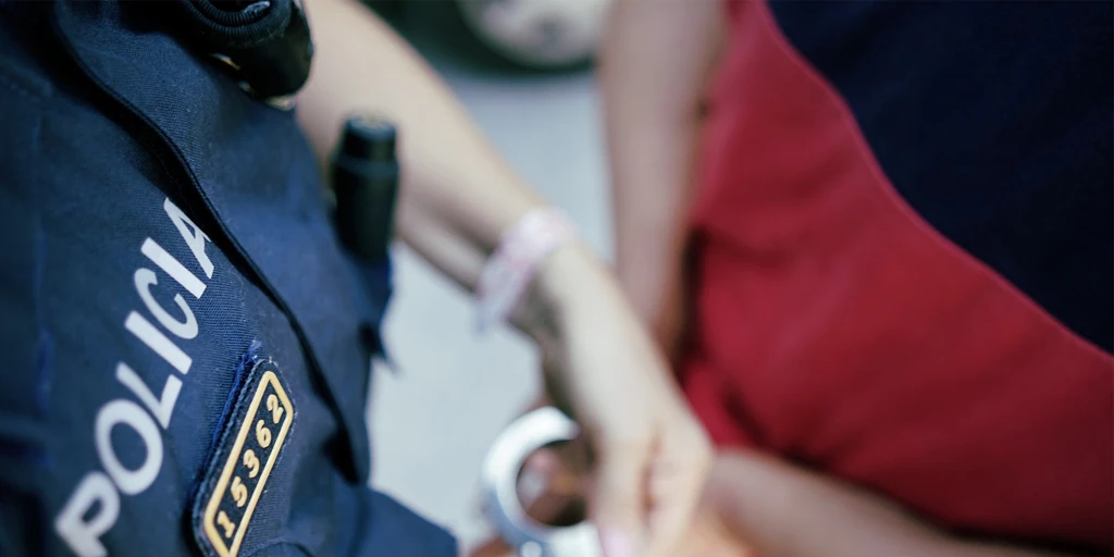 Detenida por tráfico de drogas la ex mediadora social que trató a los terroristas del 17A