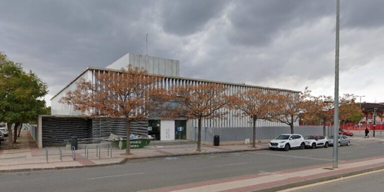 Un niño de 11 años sufre una conmoción cerebral al caerle encima un hinchable en Murcia