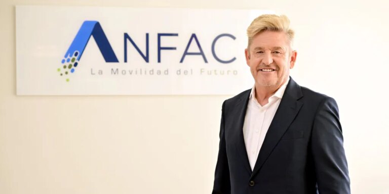 El presidente de Anfac dimite «ante la inacción del gobierno» a favor del coche eléctrico