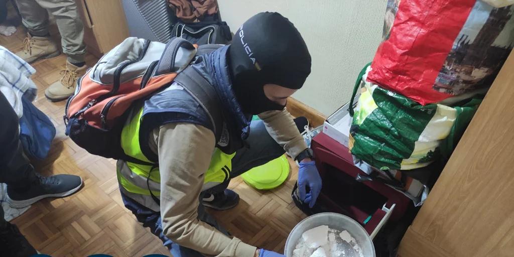 Cae otro punto de venta de droga en Burgos, con tres detenidos y 600 gramos de coca incautados