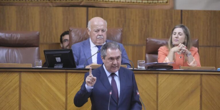 «En la demanda de un mejor modelo de financiación nos tiene al lado, pero ante su gestión de la Junta, estamos totalmente en contra»