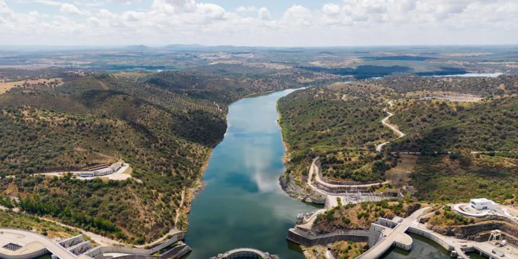 La guerra del agua se reactiva en Alqueva entre Portugal y España