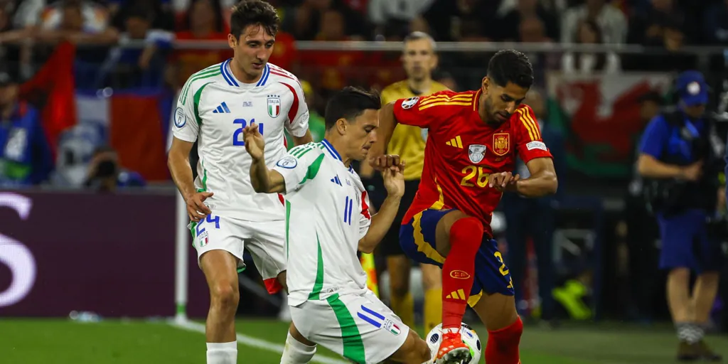 Ayoze sufrió una elongación ante Italia y es duda para el España