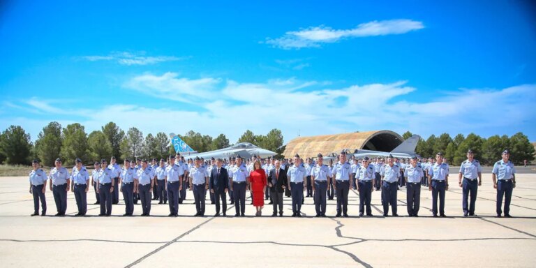 La Base Aérea de Albacete y el Ala 14 estrenan estandarte en su medio siglo de vida y renuevan sus lazos con la ciudad