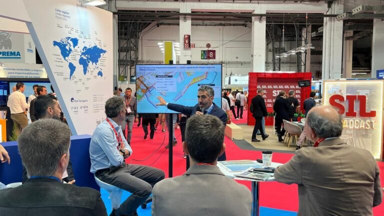 El SIL ha servido para explicar cómo se agilizará la ampliación del Moll de Balears para acoger el montaje de aerogeneradores.