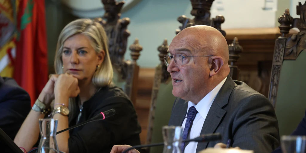 Carnero defiende «el éxito» de la gestión de PP-Vox y critica que Puente «no quiere que Valladolid avance»