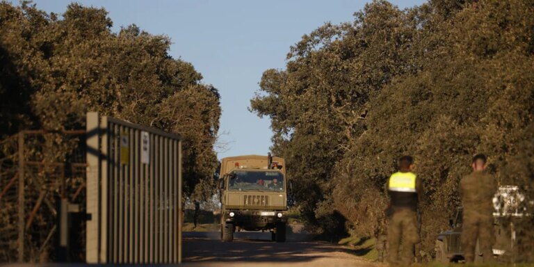 el abogado de los padres del soldado muerto avisa que el teniente imputado sigue al mando