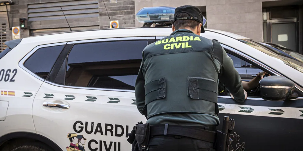 tres detenidos por matar a un hombre con un bate de béisbol en plena calle