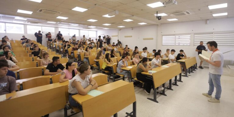 Qué hacer si la nota de corte de Selectividad Andalucía 2024 no te da para estudiar la carrera que quieres