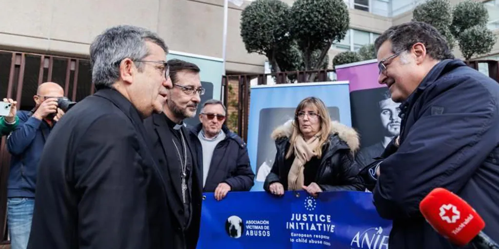 Asociaciones de víctimas de abusos declinan la invitación de los obispos para tratar el proceso de reparación