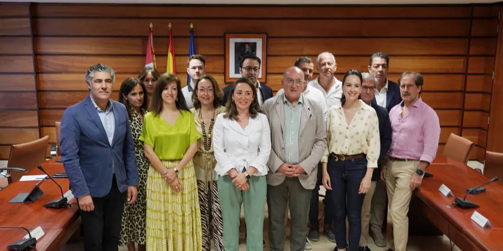Junta y 15 ayuntamientos de Valladolid revisarán su transporte metropolitano para incorporar mejoras en el nuevo modelo