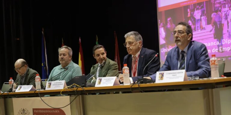 El rector de la USAL se inhibirá de participar en la investigación que le afecta, «como haría cualquier persona»