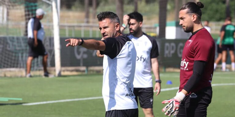 Iván Ania transmite calma a las puertas de un posible ascenso del Córdoba CF
