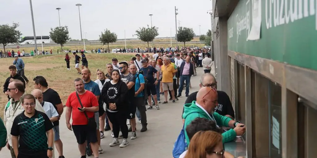 El Córdoba CF pone a la venta un pequeño paquete de entradas para el Barcelona B, en exclusiva para los abonados