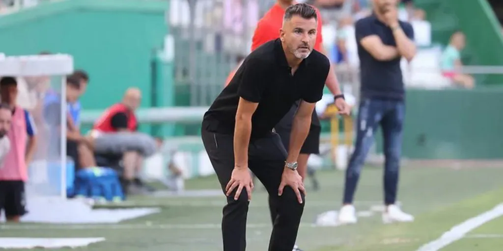 Iván Ania renueva con el Córdoba CF por una temporada más
