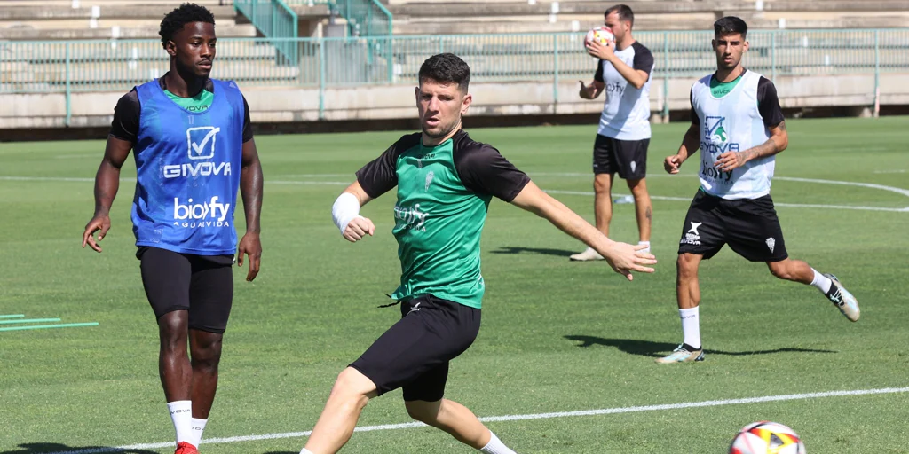 El Córdoba CF quiere una victoria en Barcelona que le acerque a Segunda