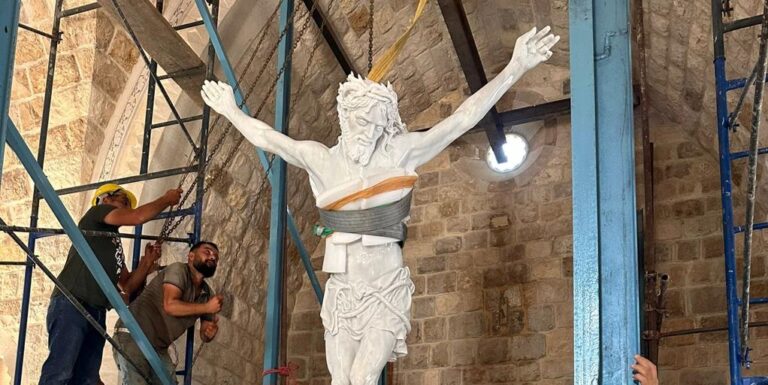 El Cristo Conciliador, del escultor cordobés Marco Augusto Dueñas, ya está en Líbano