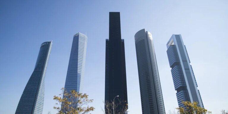 La mitad de las empresas italianas invertirán más en España en 2024 pero alertan sobre la presión fiscal y el marco laboral
