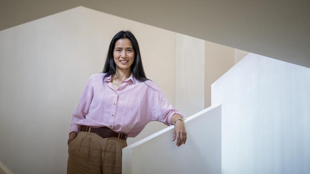Xuan Lan en su estudio de Yoga XLY en Barcelona.
