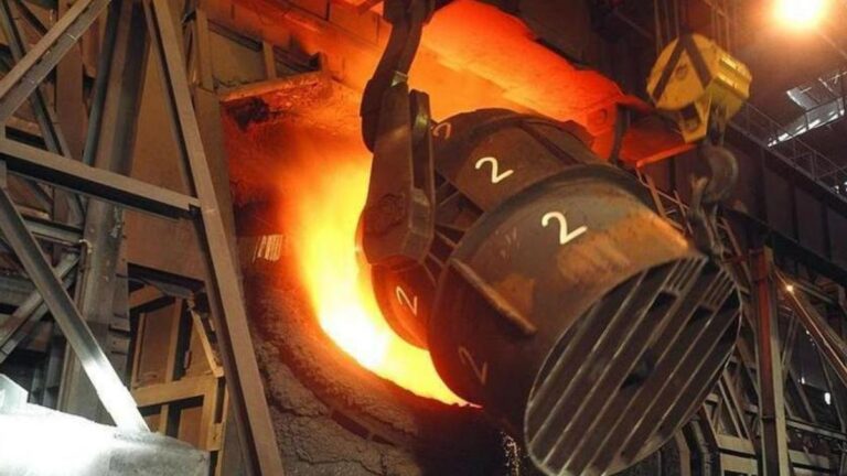 Convertidor de la acería de ArcelorMittal en Gijón.