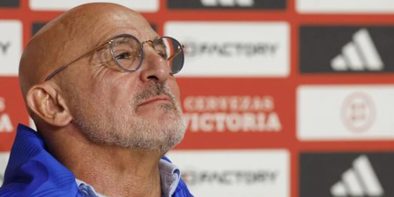 Luis de la Fuente comparece ante los medios en la previa del España