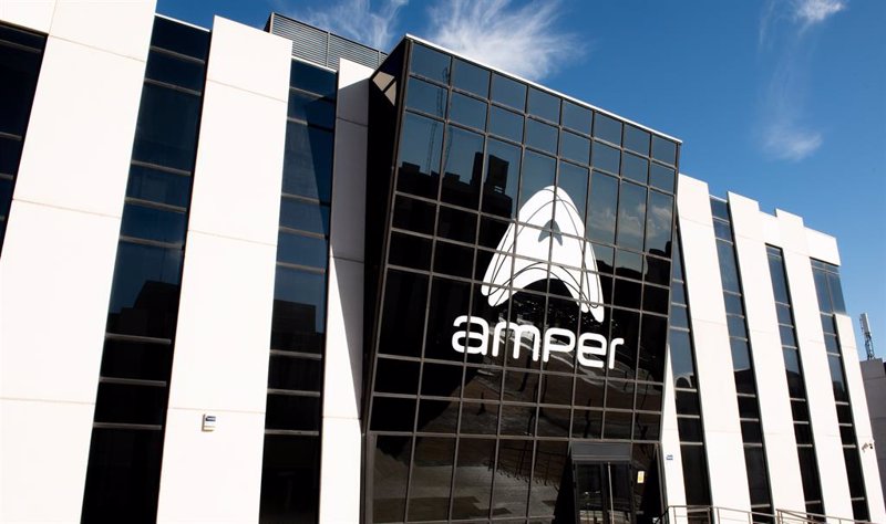 Amper se dispara: el mercado aprueba su programa de bonos para optimizar su deuda