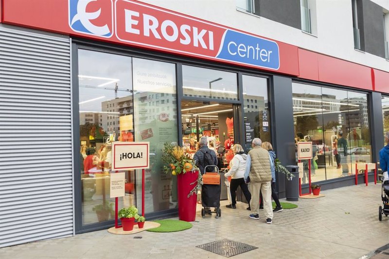 Eroski gana 9,5 millones en el trimestre, un 57% menos, pese a mejorar las ventas