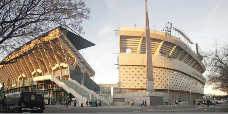 Nueve asociaciones de vecinos piden al alcalde de Sevilla que paralice la ampliación del estadio del Betis
