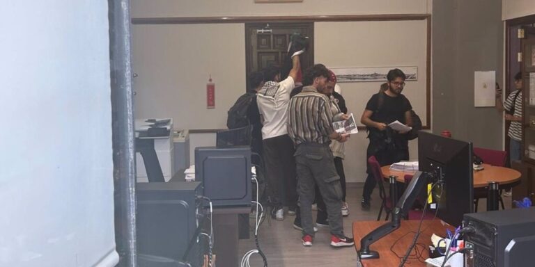 Los okupas de la acampada pro Palestina en la Universidad de Sevilla piden 'yatekomo'' y empanadas