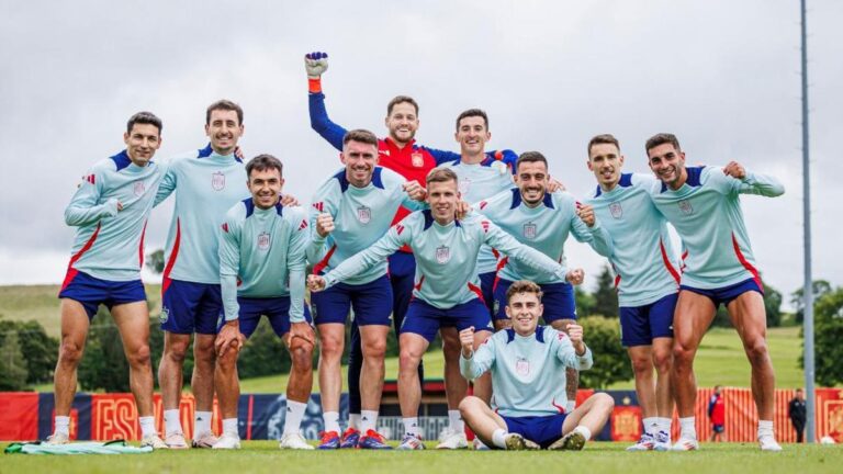 Los jugadores de la selección, durante un entrenamiento en Donaueschingen
