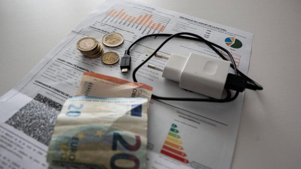 Cambios en la factura de la luz de julio: el IVA cae y el impuesto a la producción eléctrica sube