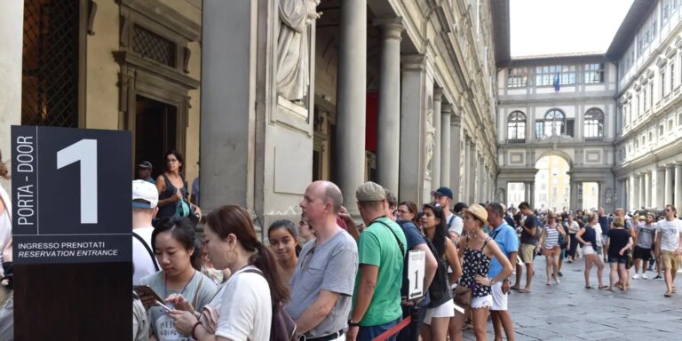 Florencia y París, el espejo donde se mira Sevilla para limitar los pisos turísticos