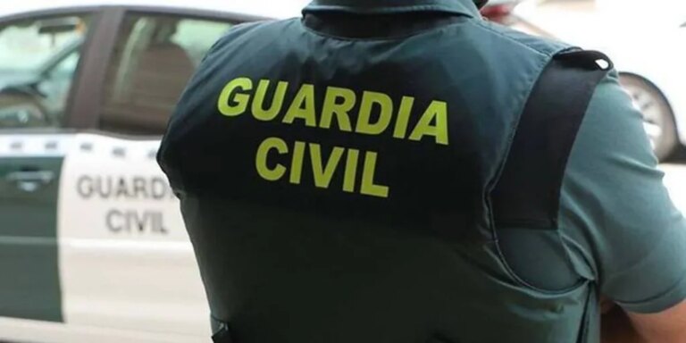 Un hombre se atrinchera en un pueblo de Granada y amenaza con volar la vivienda con bombonas de butano